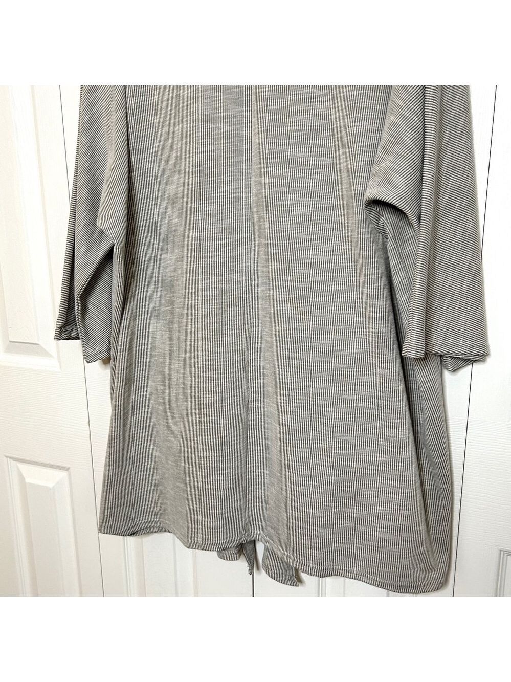 Donni Anthropologie Plus Size Grey White Cardigan - Picture 12 of 14